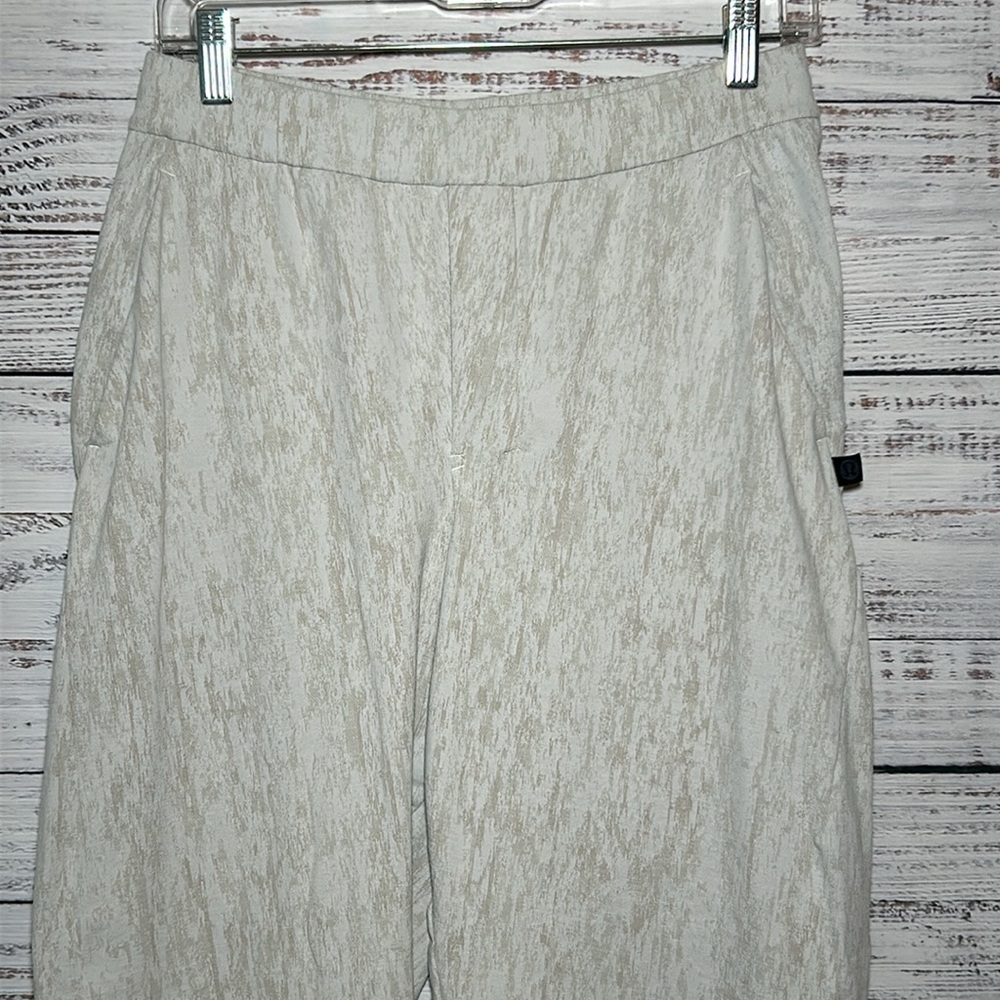 Lululemon Lab Relaxed Jogger Jacquard
Mosaic Mirage Jacquard RARE 6 - Picture 8 of 16